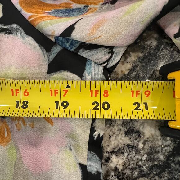 CAbi Zelda Black Floral Blouse #4840 - SIZE S - Picture 8 of 9